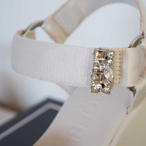 KARL LAGERFELD Kiana Platform Sandal - Picture 7 of 12